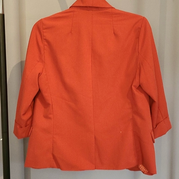 Blazer - Picture 3 of 4